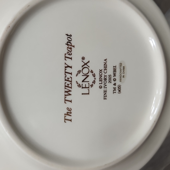 Lenox Tweety Teapot - Picture 8 of 9